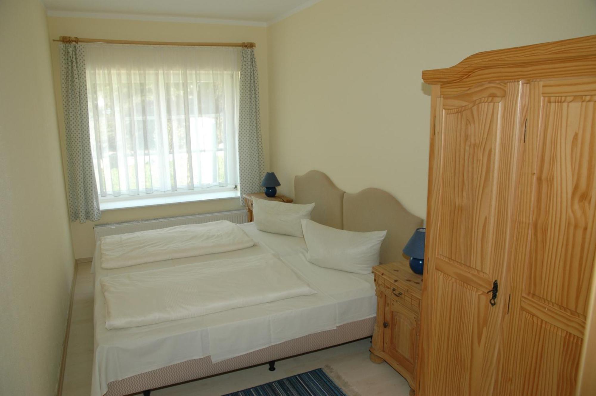 Landhotel Ostseetraum & Fewo Rostock Esterno foto